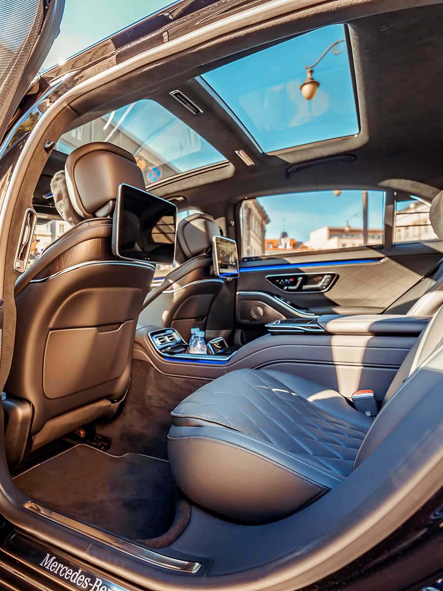 Premium car rent for business trips