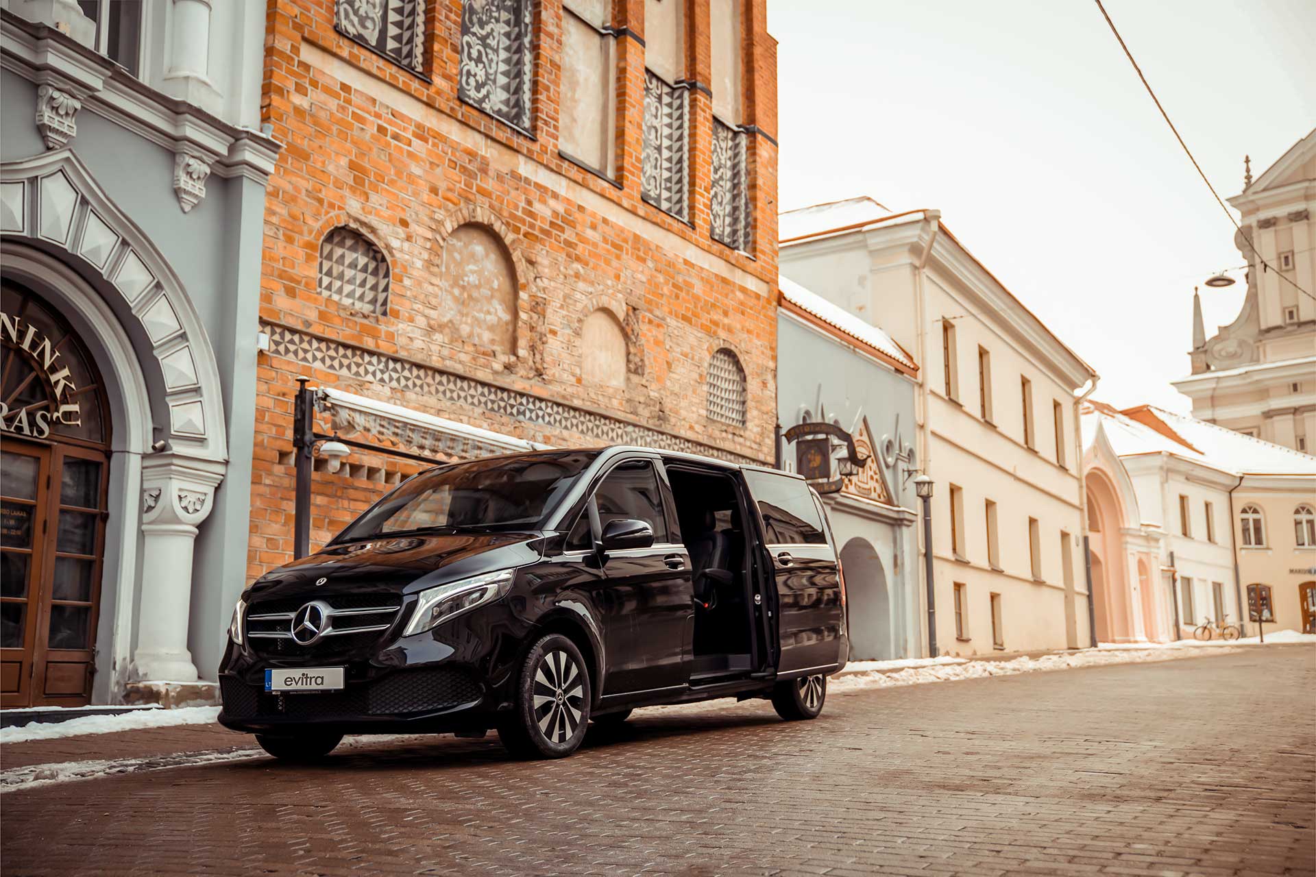 Luxury minivan rent for weddings