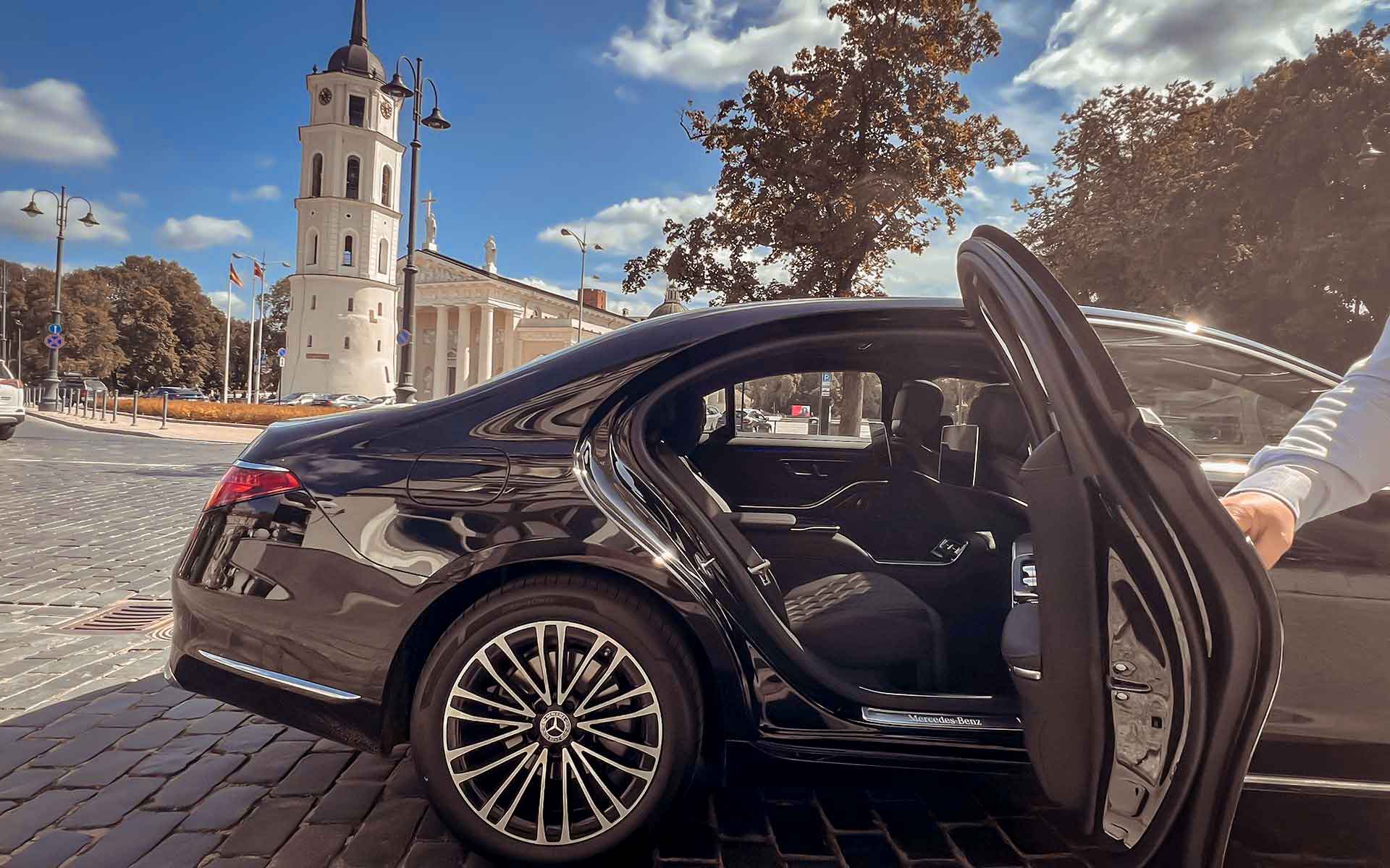 Premium transport rent for business trips